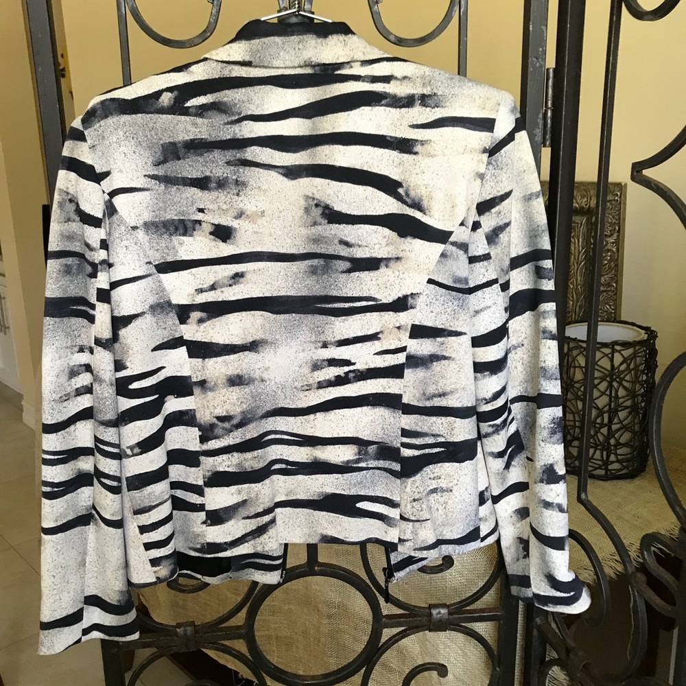 Jacket - Picture 3 of 4